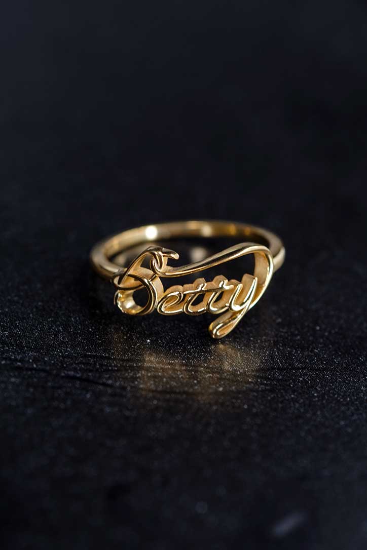 Custom Script Letters Name Ring BETTY 14K Solid Gold – Personalized